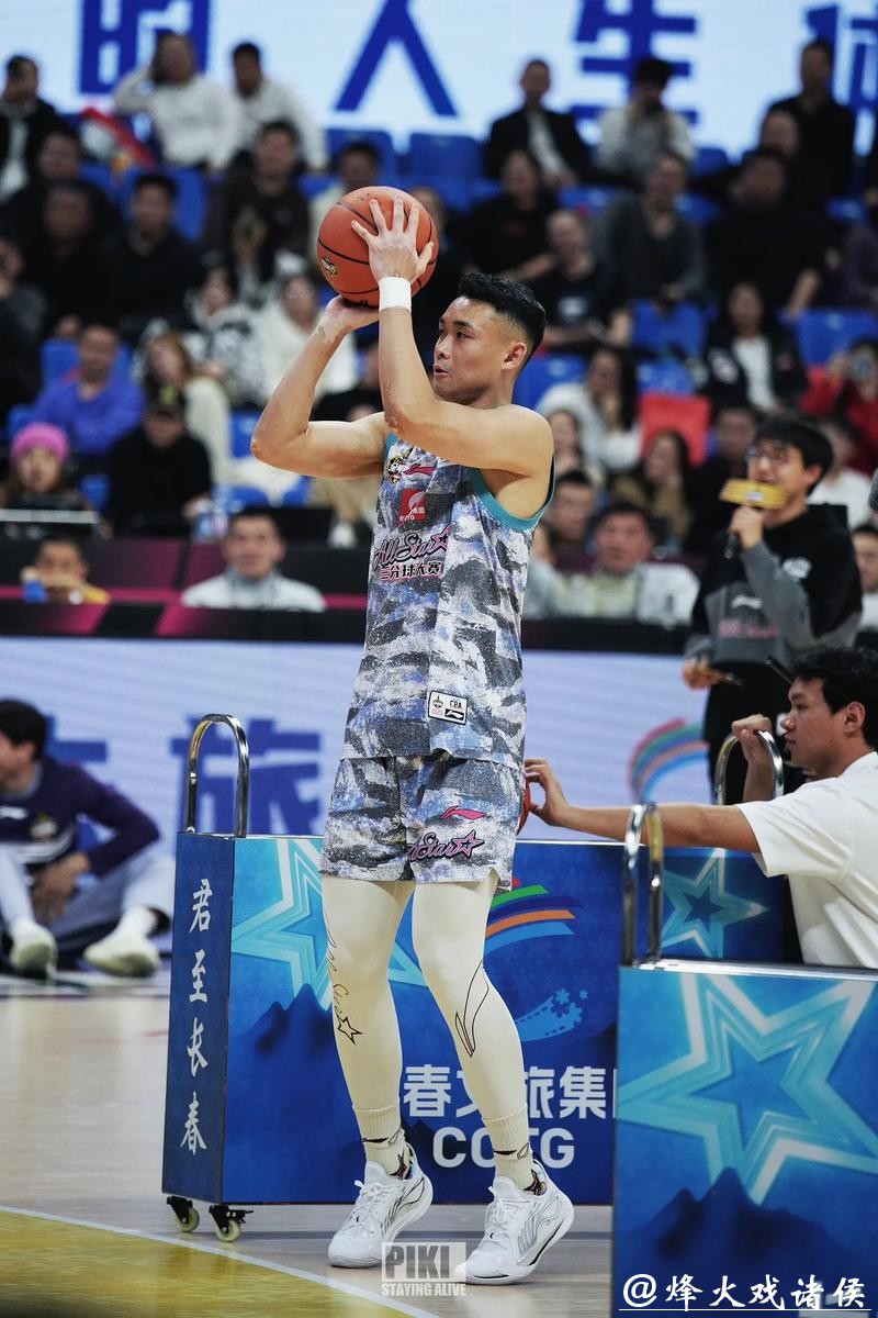 都在说原帅对山西贡献几乎为0，那我问你三分王就在底角投篮哪个教练敢放任他，这就是原帅对山西的真实作用