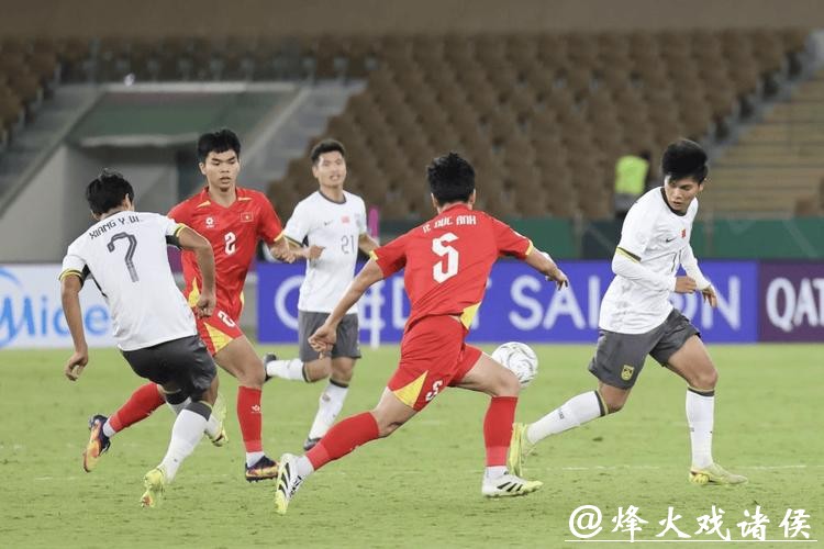 向余望关键进球助U23国足进决赛,父亲喝酒庆祝到早上 向余望关键进球助U23国足进决赛,父亲喝酒庆祝到早上